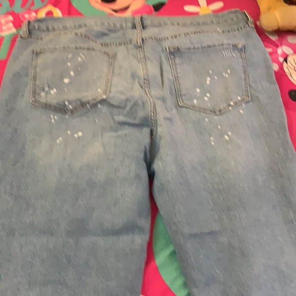 Distressed jeans - Picture 4 of 5